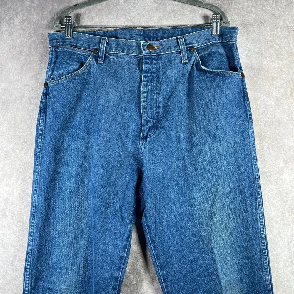 Wrangler Cowboy Cut Jeans Men Size‎ 36X30 Medium Wash Straight 13MWZPW Cowboy